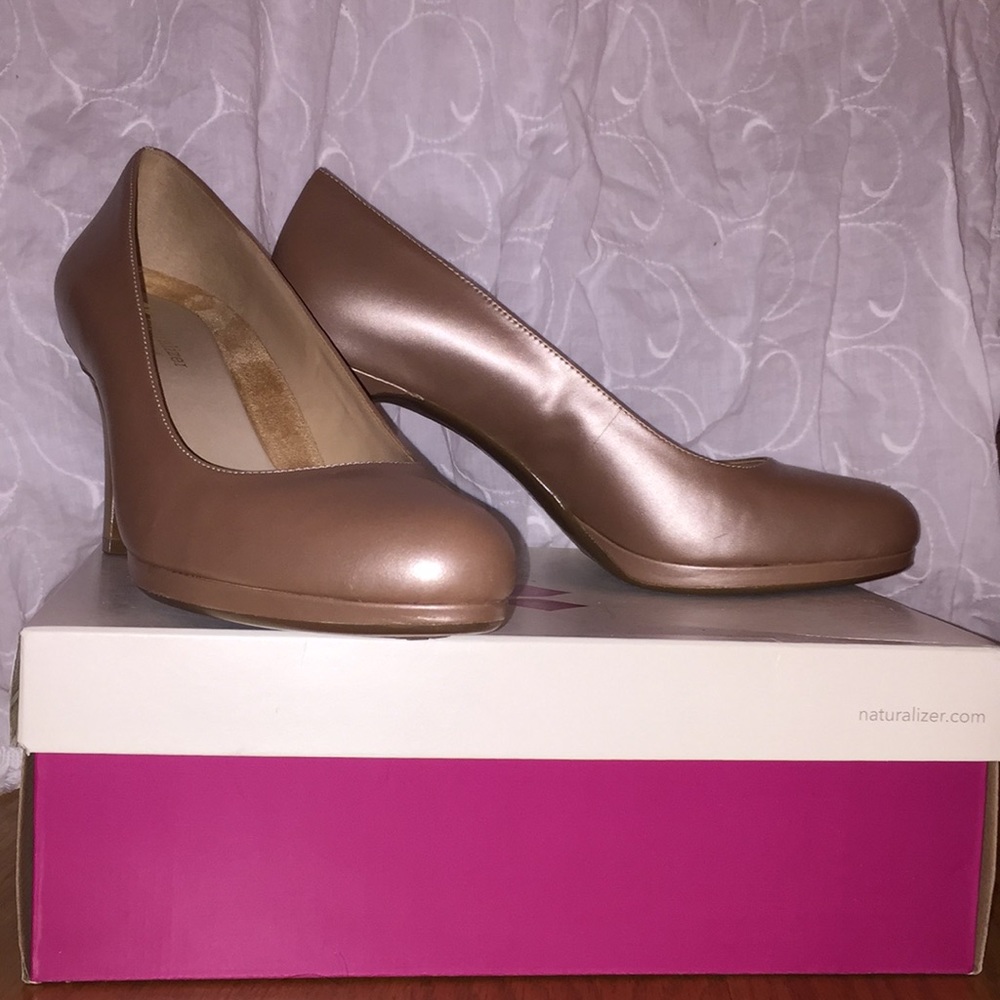 Naturalizer N5Contour heels
